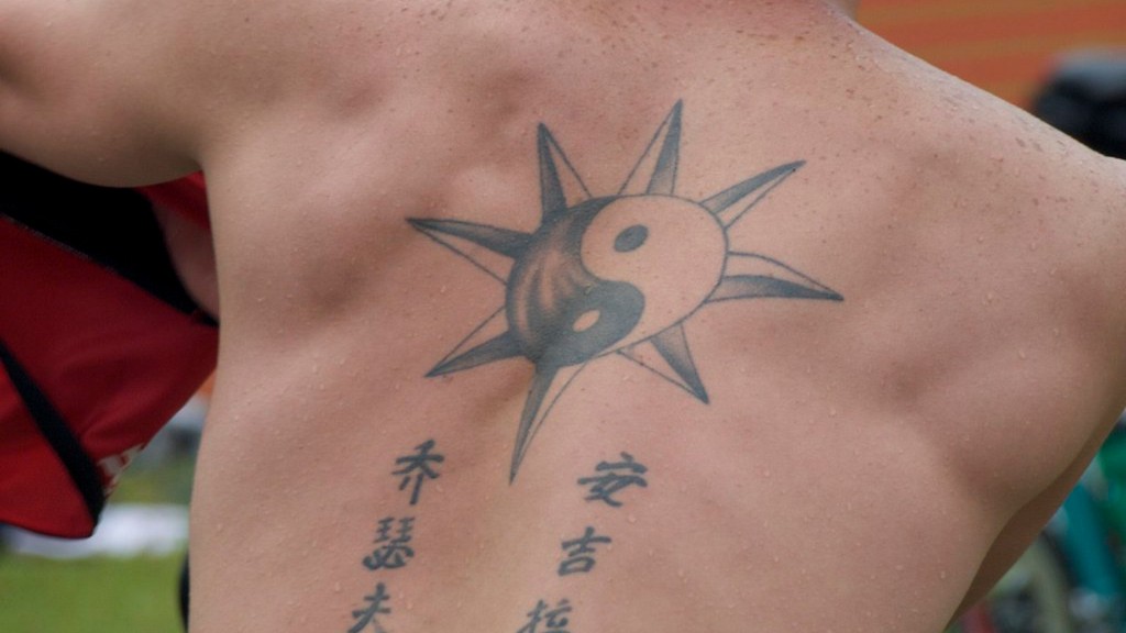 Έχει τατουάζ ο Nick Offerman